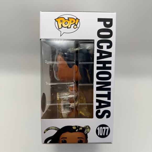 Pocahontas #1077 Funko Pop Disney – Gold Accents with Pin - Picture 2 of 6